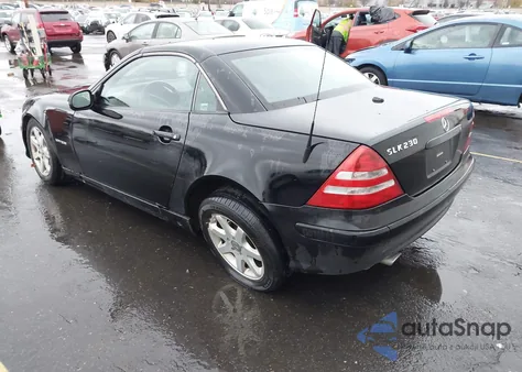 2001 Mercedes-Benz Slk 230 Kompressor z USA, uszkodzony, nr VIN WDBKK49F11F208354